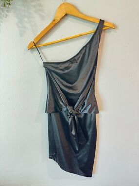 Meshki Black One-Shoulder Satin Dress